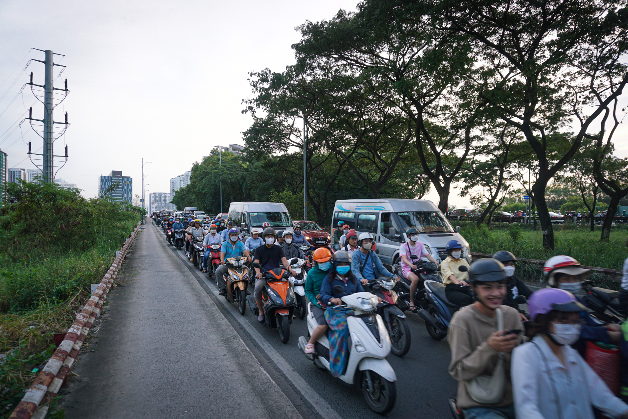  Con đường cứ 300m lại có một dự án bất động sản ở TP. HCM - Ảnh 7.