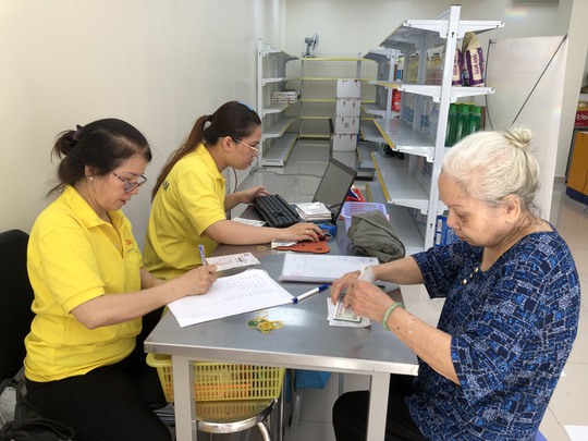 Lịch chi trả lương hưu, trợ cấp BHXH tháng 12-2023 tại TP Hồ Chí Minh - Ảnh 1.