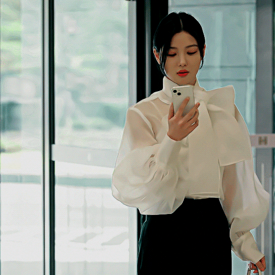 Kim Yoo Jung chính là mỹ nhân mặc đẹp nhất phim Hàn hiện tại, đúng chất tiểu thư sang chảnh mọi khung hình- Ảnh 12.