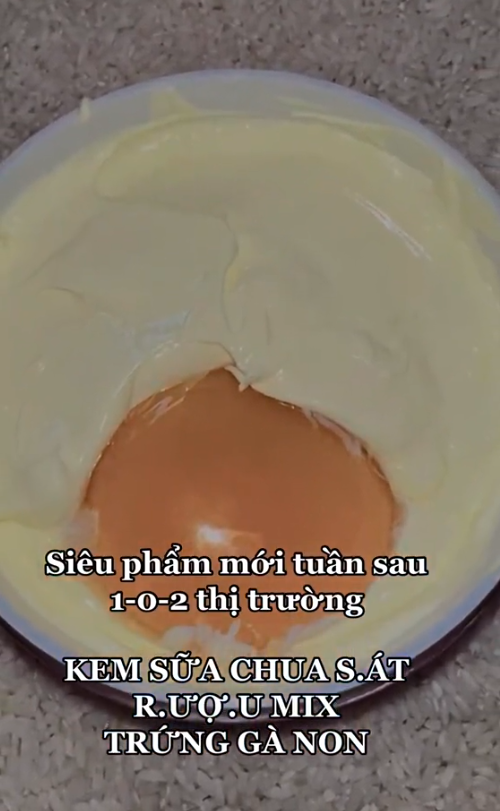 Công thức "kem trộn trứng gà độc lạ" trên TikTok khiến BS rùng mình: Cẩn thận vi khuẩn phát triển trên da- Ảnh 1.