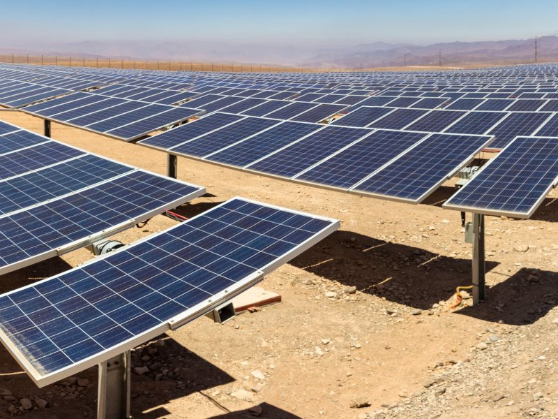 Trung Quốc lại khiến thế giới nể phục: 5.000 người xây nhà máy điện mặt trời lớn nhất toàn cầu gồm 4 triệu tấm pin giữa sa mạc, bán điện giá chỉ hơn 300 đồng/kWh - Ảnh 3.