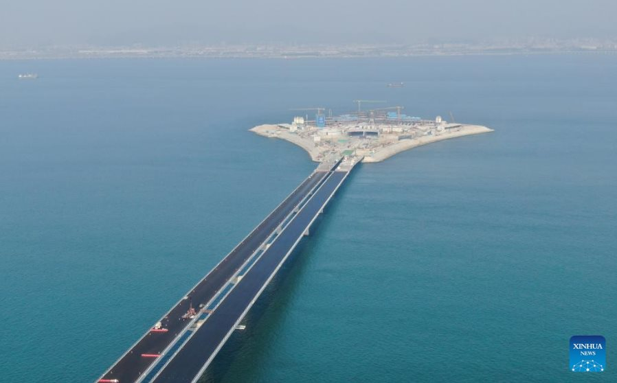 Trung Quốc hoàn thành hầm cao tốc xuyên biển, tiến gần đến việc hoàn thành đại dự án 1 hầm 2 cầu 2 đảo nhân tạo với những thách thức hàng đầu thế giới - Ảnh 2.