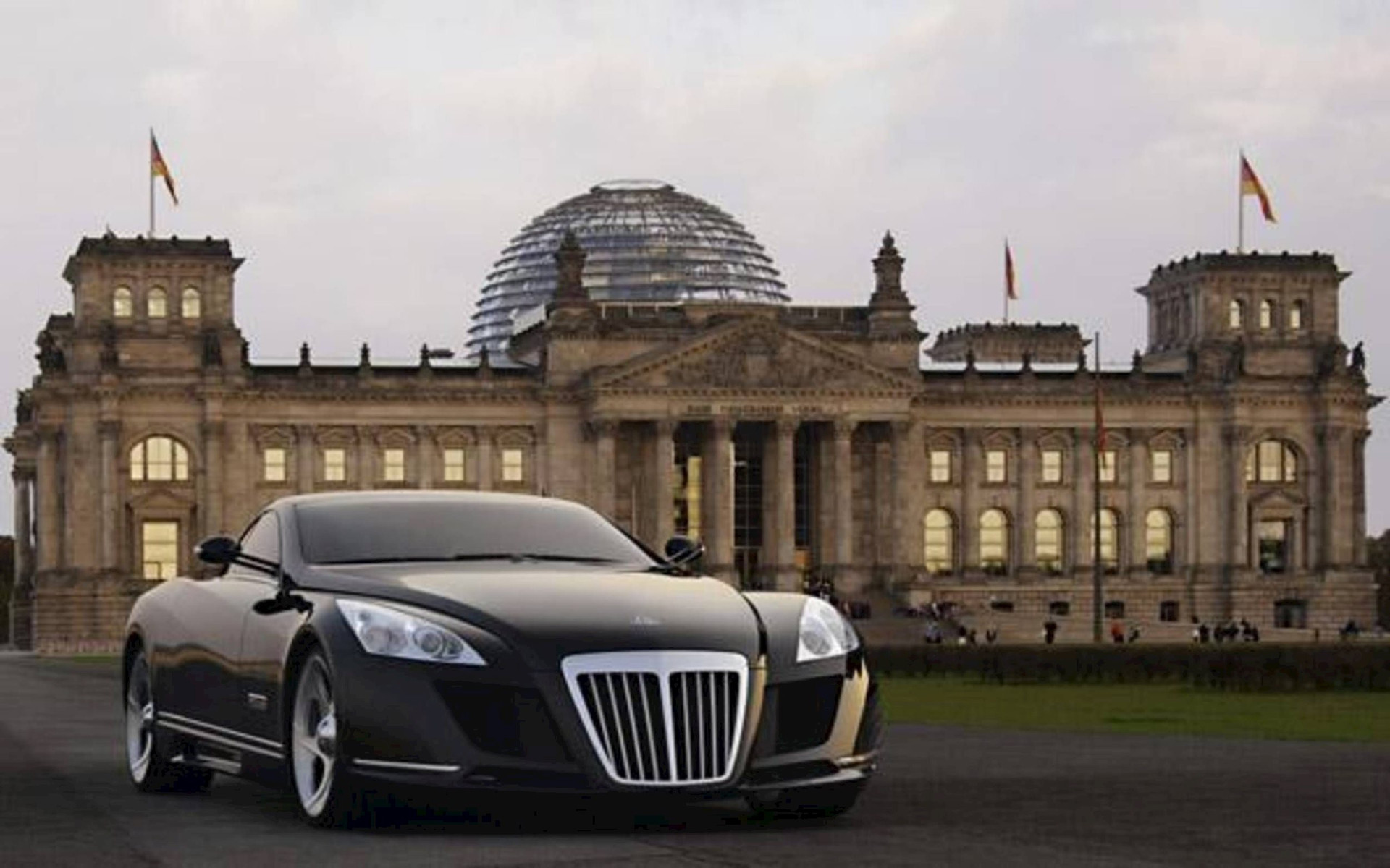 autoweek-1698998876900-1698998877020649619899.jpg