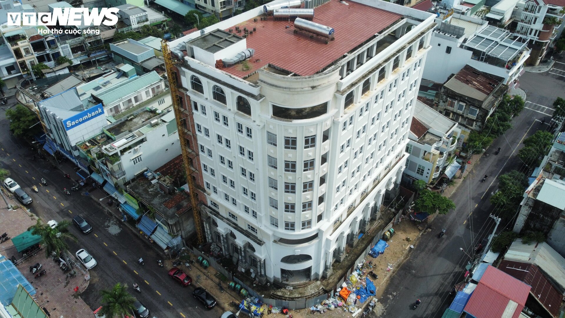 Tòa nhà trăm tỷ, xây gần 10 năm chưa xong của nữ giám đốc vừa bị bắt ở Bình Định - Ảnh 11.