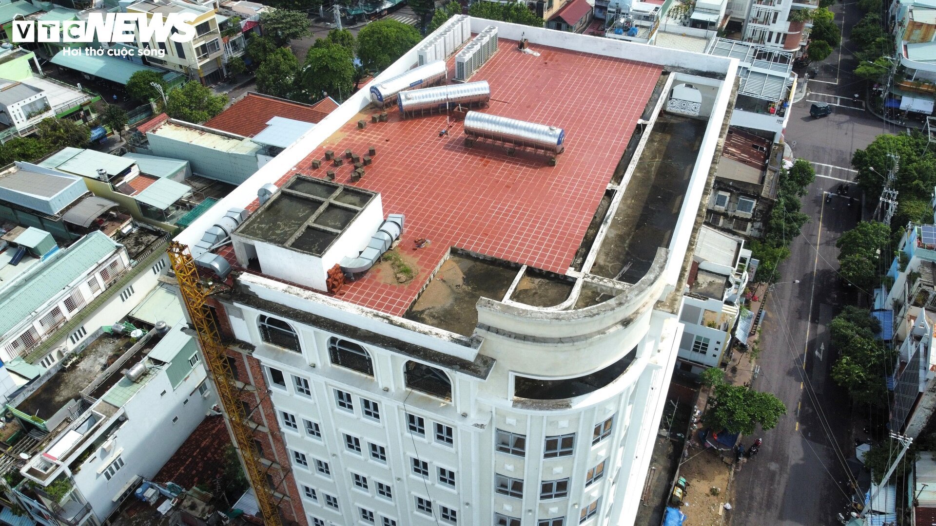Tòa nhà trăm tỷ, xây gần 10 năm chưa xong của nữ giám đốc vừa bị bắt ở Bình Định - Ảnh 3.