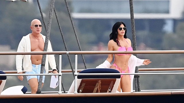 59 tuổi, tỷ phú Jeff Bezos dẫn đầu trào lưu "phú ông cơ bắp" bởi thân hình đẹp như Vin Diesel: Bí quyết rất đơn giản, người thành công vẫn phải ngủ đủ 8 giờ - Ảnh 2.