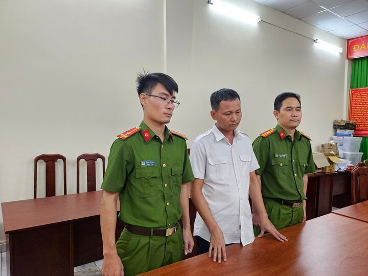 Đề nghị truy tố nhân viên bảo dưỡng máy bay ở Tân Sơn Nhất tiếp tay buôn lậu - Ảnh 1.