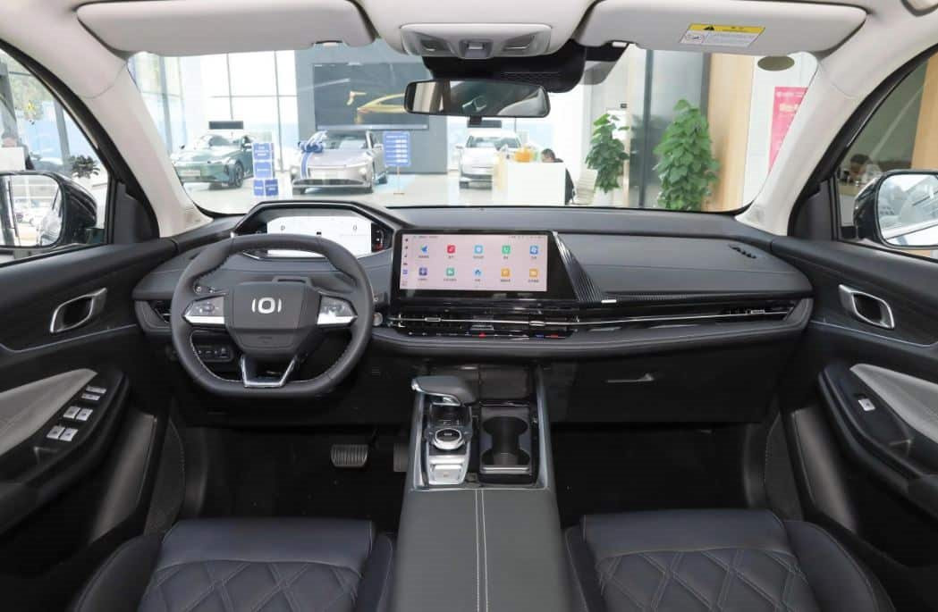 Hãng xe Trung Quốc ra mắt đối thủ Mazda CX-5: đi 100 km tiêu thụ 5,3 lít, giá bán từ 330 triệu đồng - Ảnh 2.