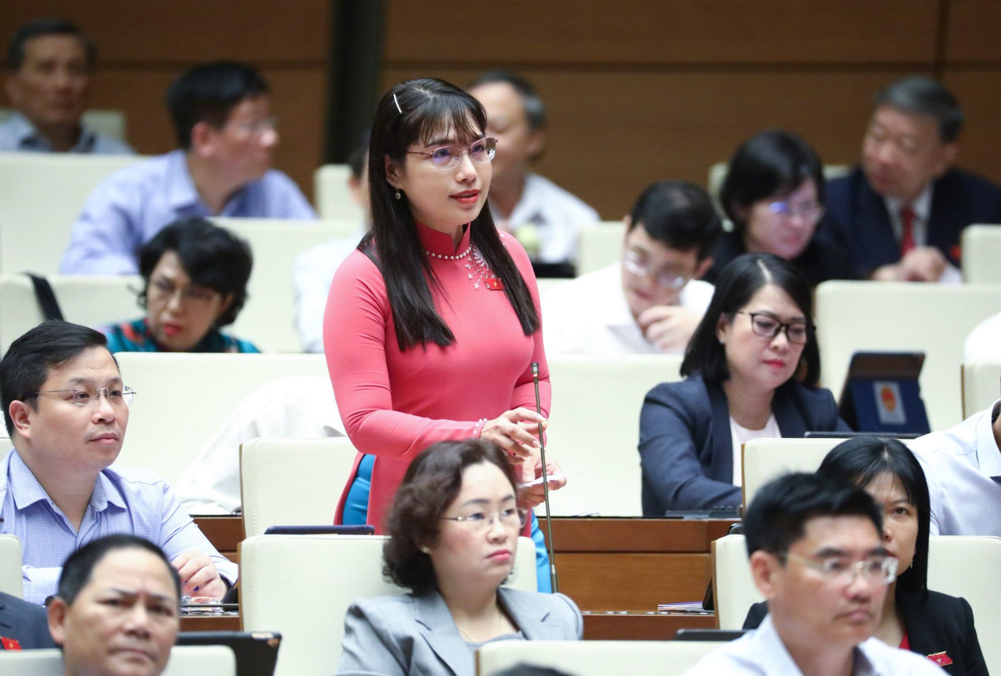 Học sinh dễ dàng mua thuốc lá điện tử, đại biểu chất vấn trách nhiệm Bộ Công Thương - Ảnh 1.