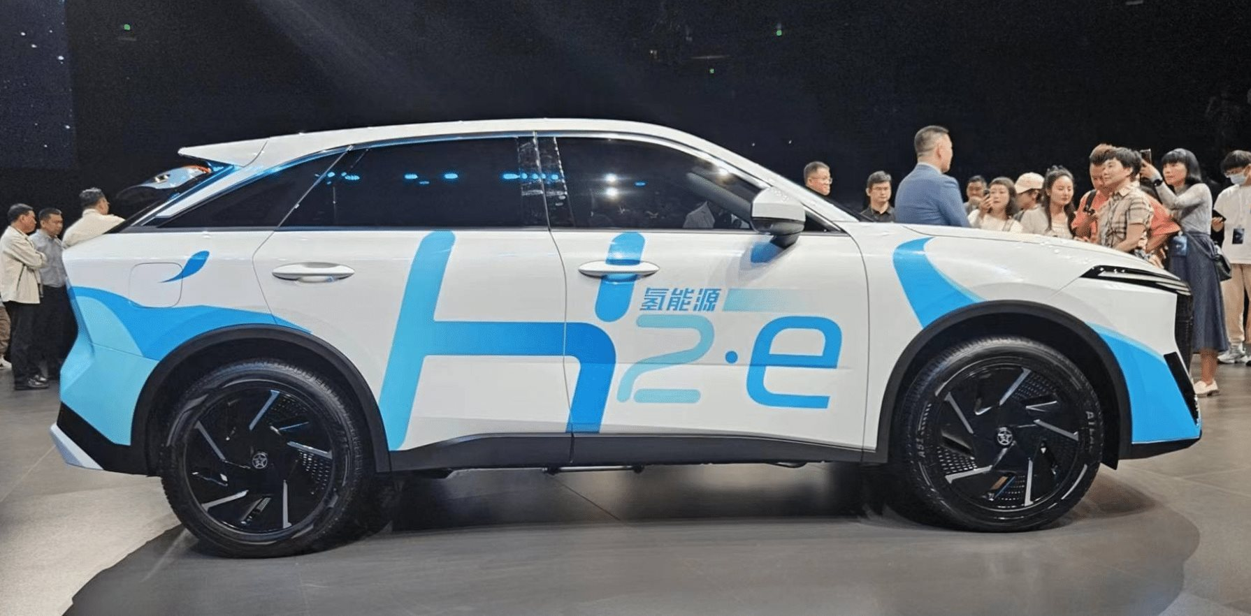 'Ông trùm' xe tải tại Việt Nam cùng Nissan ra mắt mẫu SUV cỡ C: chạy nhiên liệu hydro độc đáo, giá hơn 3 tỷ đồng - Ảnh 2.