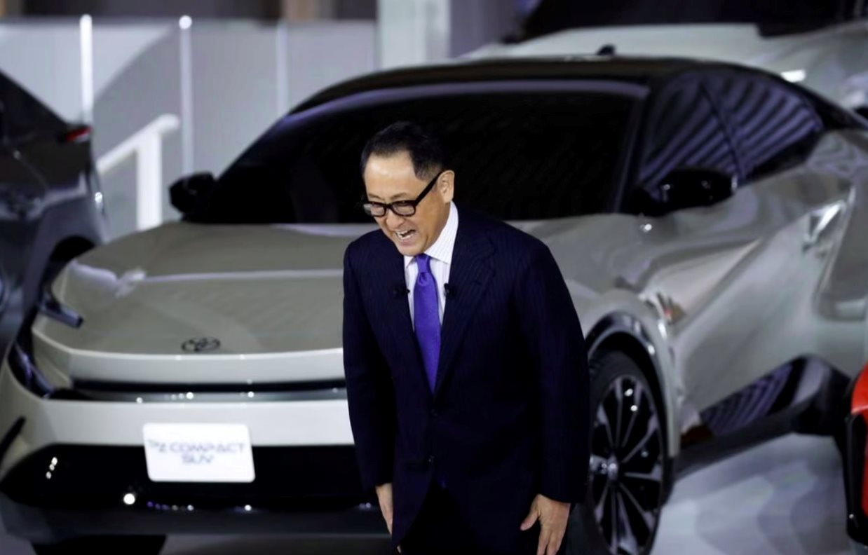 Toyota thừa nhận xe điện là 'mảnh ghép cuối', hứa theo đuổi đến cùng như cách đã làm với xe hybrid - Ảnh 1.