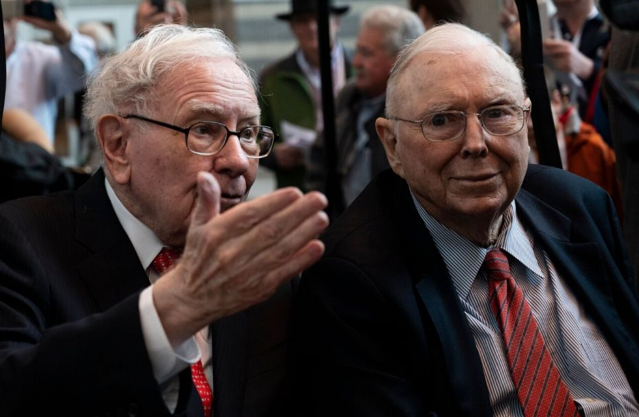 Núi tiền mặt “kỷ lục” của Warren Buffett có thực sự là bước đi chuẩn bị cho suy thoái?: Thị trường có lẽ đã “lo xa” vì chính huyền thoại cũng không biết trước tương lai - Ảnh 1.