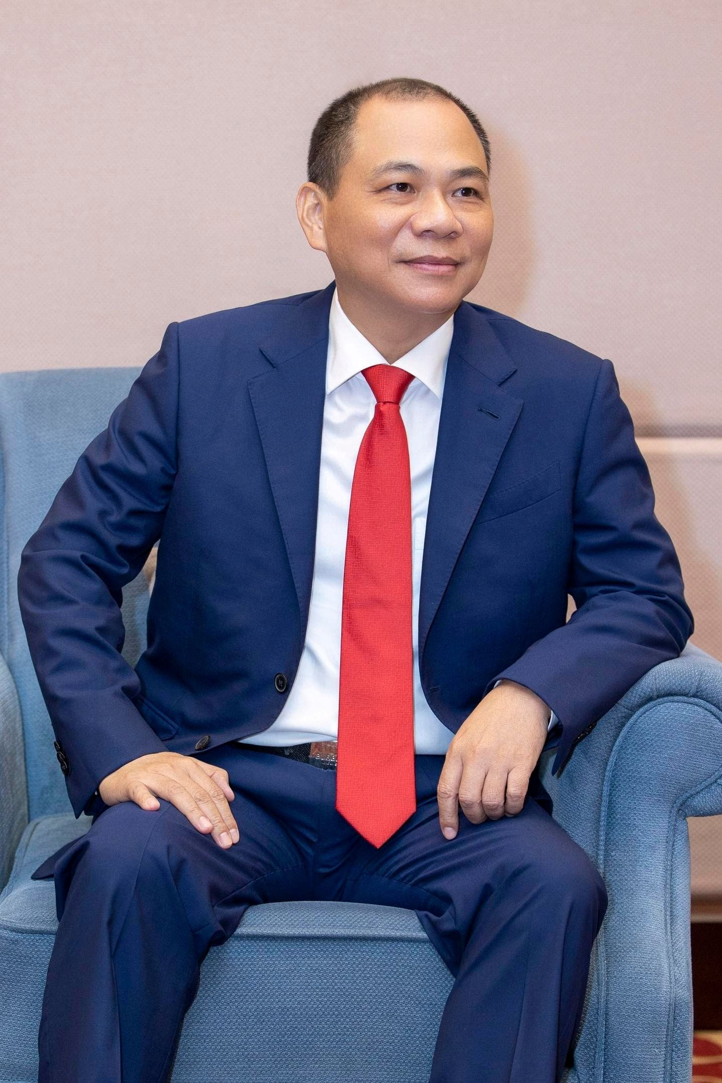 Forbes: Người giàu nhất Việt Nam 'đánh cược' hơn 10 tỷ USD vào 'ván bài' xe điện toàn cầu - Ảnh 1.