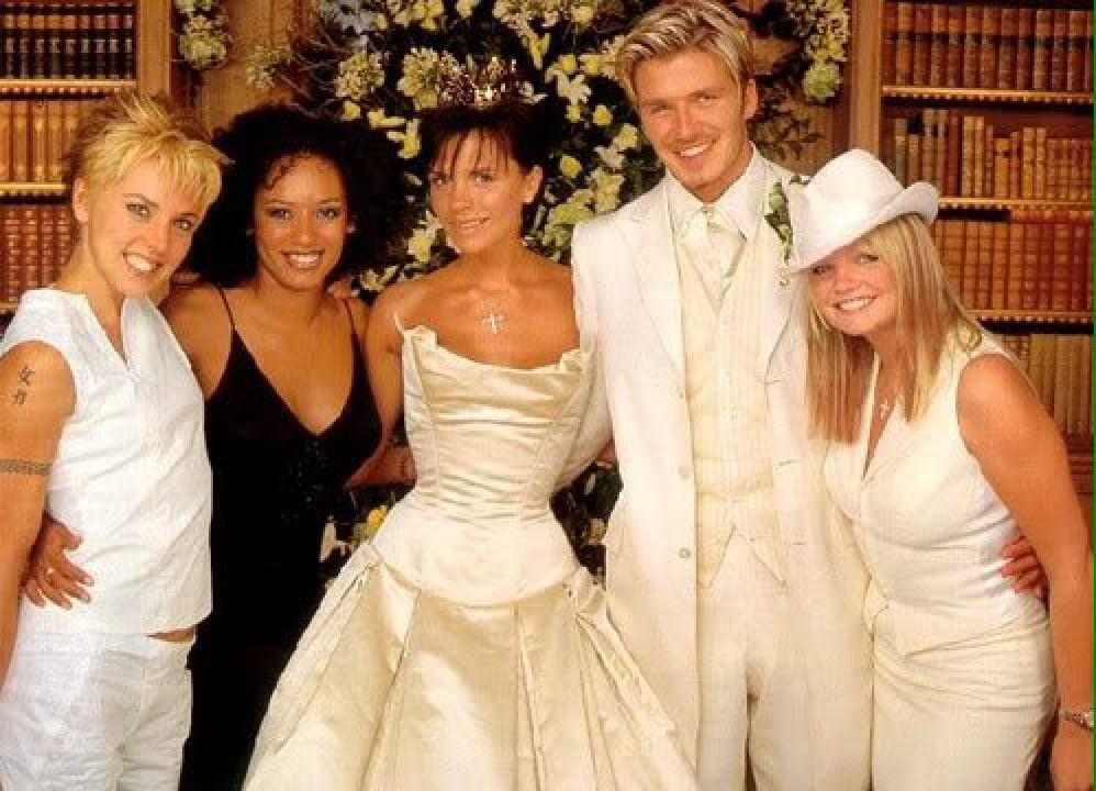‏David Beckham và vợ