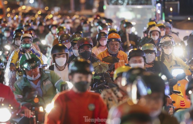 Thu hồi đề xuất thí di chuyểnểm quản lý tốc độ 30 km/h ở nội đô TPHCM - Ảnh 1.