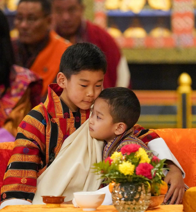 Diện mạo tiểu công chúa Bhutan chính thức được hé lộ sau 3 tháng, lập tức khiến dân mạng &quot;lịm tim&quot; vì quá dễ thương - Ảnh 7.