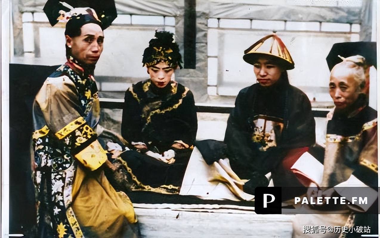 Bộ ảnh ghi lại cận cảnh quá trình &quot;xuất giá&quot; của tiểu thư quý tộc nhà Thanh: Ấn tượng mũ đội đầu của cô dâu- Ảnh 5.