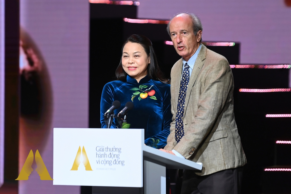 Lễ trao giải Hành động vì cộng đồng tầm cỡ quốc gia - nơi tôn vinh những 'người hùng' thầm lặng - Ảnh 2.