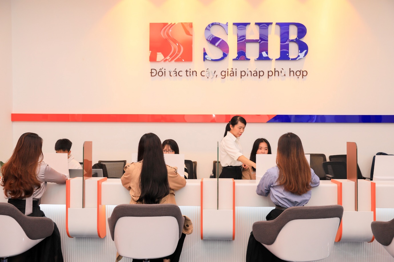 Khánh thành “Trung tâm thực hành Tài chính Ngân hàng SHB – VNU” tại ĐHQG-HN - Ảnh 1.