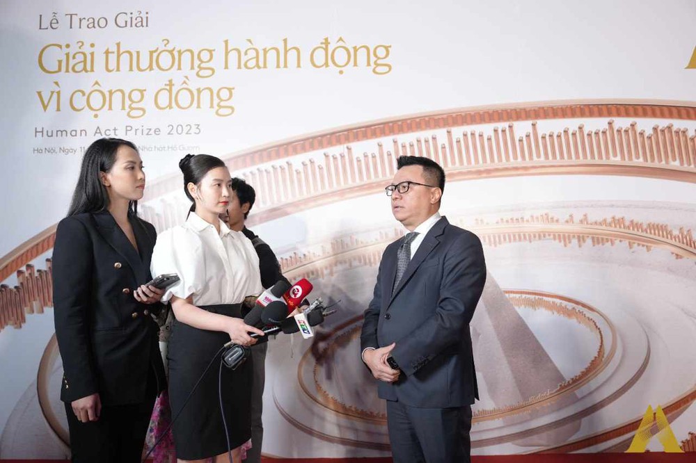 Lễ trao giải Hành động vì cộng đồng tầm cỡ quốc gia - nơi tôn vinh những 'người hùng' thầm lặng - Ảnh 2. Lễ trao giải Hành động vì cộng đồng tầm cỡ quốc gia - nơi tôn vinh những 'người hùng' thầm lặng - Ảnh 2.