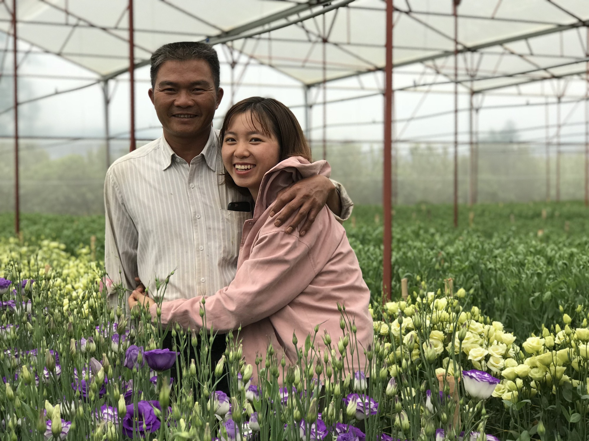 Tốt nghiệp RMIT, cô gái quay về Lâm Đồng học tiếp Thạc sĩ rồi đi bán hoa tươi phụ bố mẹ- Ảnh 5.