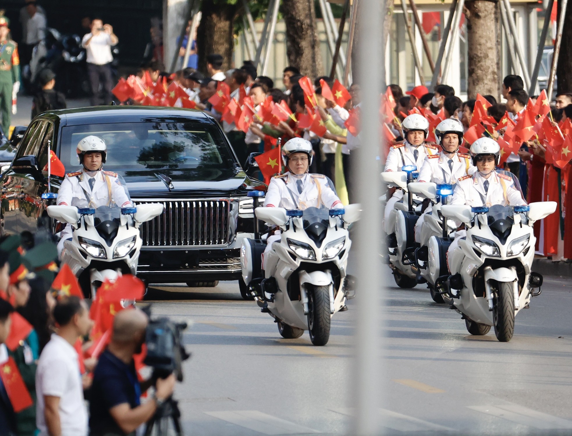 Hình ảnh Tổng Bí thư Nguyễn Phú Trọng chủ trì lễ đón Tổng Bí thư, Chủ tịch Trung Quốc Tập Cận Bình - Ảnh 1.