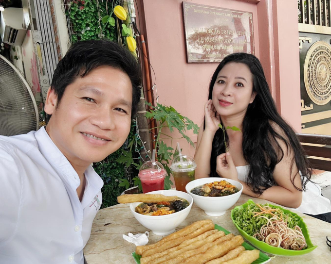 3 căn biệt thự bề thế và cuộc sống điền viên của "ông hoàng nhạc đỏ" Trọng Tấn bên bà xã tài giỏi - Ảnh 11.