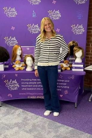 Cô gái sốc khi phát hiện ung thư ở tuổi 24: Tất cả bắt đầu từ một dấu hiệu ở mắt - Ảnh 4.