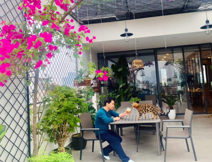 3 căn biệt thự bề thế và cuộc sống điền viên của "ông hoàng nhạc đỏ" Trọng Tấn bên bà xã tài giỏi - Ảnh 3.