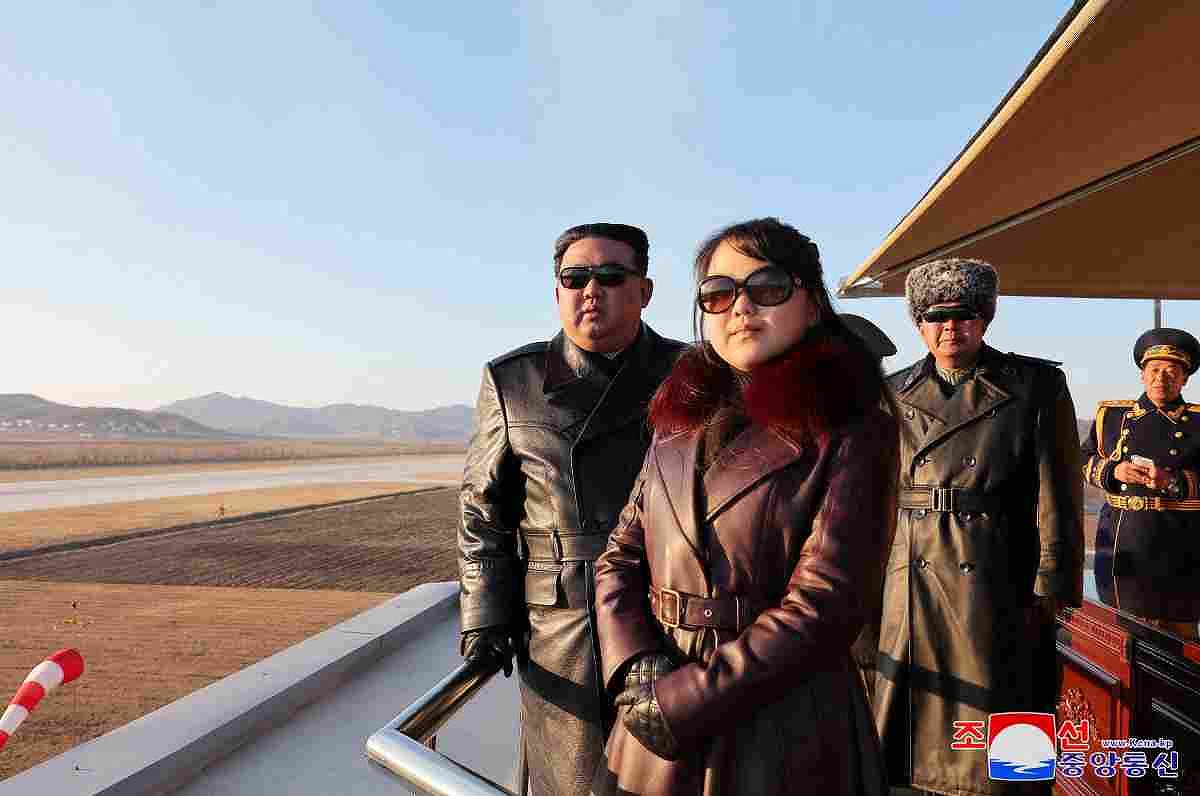 Con gái ông Kim Jong-un được gọi là &quot;Tướng quân Sao mai&quot;- Ảnh 2.