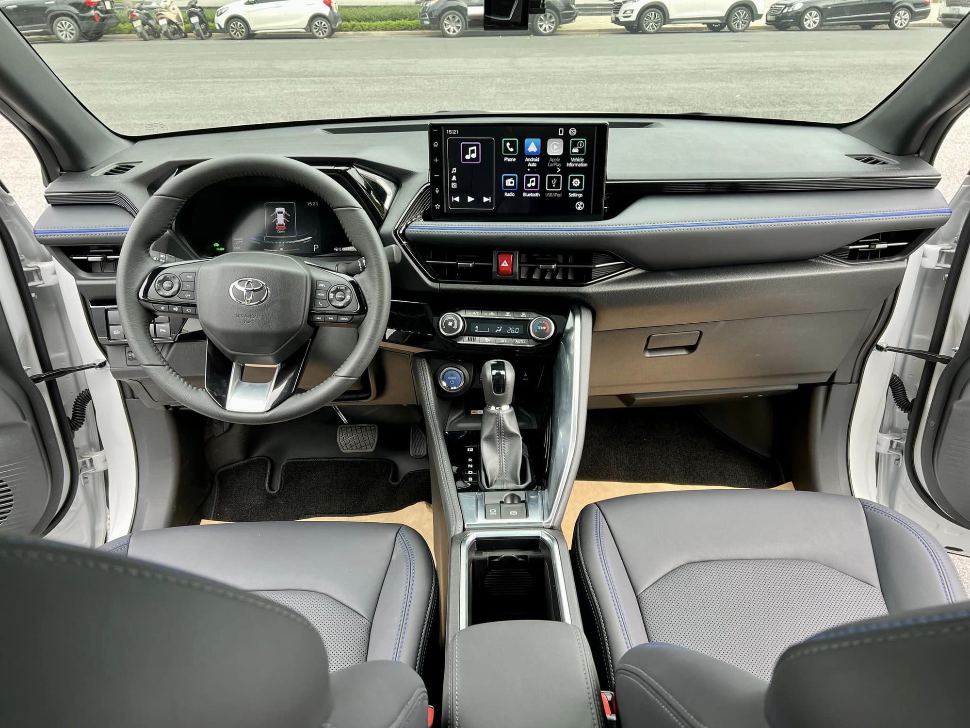 Toyota Yaris Cross giảm giá kỷ lục 115 triệu tại đại lý: Bản hybrid chỉ hơn 720 triệu, nhiều trang bị cao cấp hơn nhưng 'rẻ' ngang Seltos - Ảnh 4.