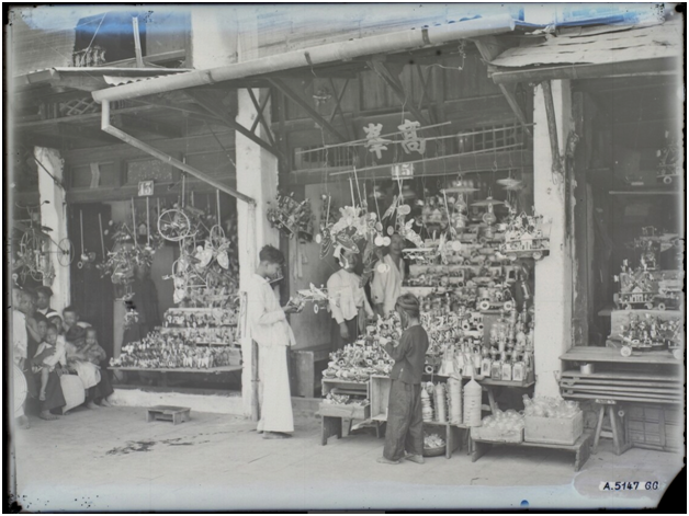 Con phố cổ ở Hà Nội trăm năm không thay đổi, vẫn bán một mặt hàng mà Tết đến nhà nào cũng cần mua - Ảnh 3.