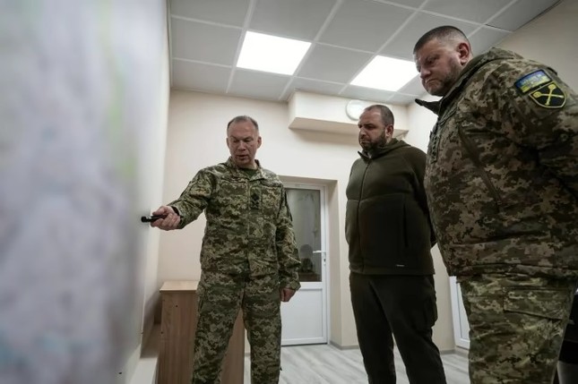 Bộ Quốc phòng Ukraine nói về khả năng sa thải Tổng tư lệnh quân đội - Ảnh 4.