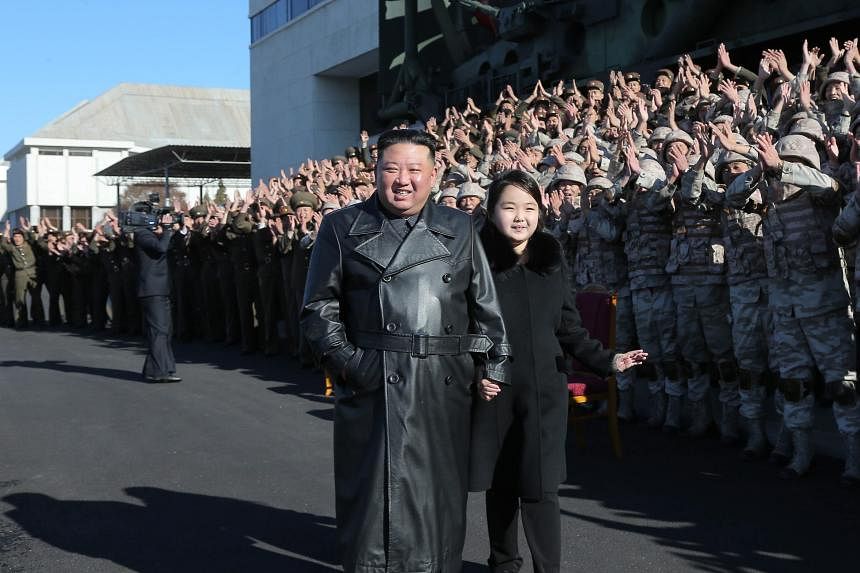 Con gái ông Kim Jong-un được gọi là &quot;Tướng quân Sao mai&quot;- Ảnh 1.