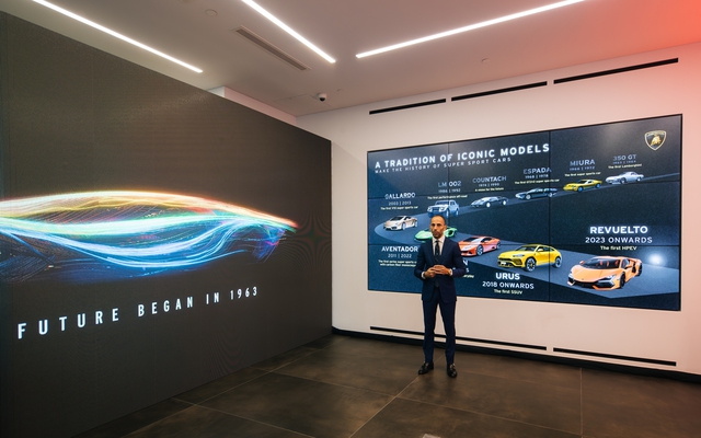 Bên trong showroom Lamborghini vừa mở cửa ở Việt Nam: Có hẳn phòng chọn option đắt giá, khách được tự tùy biến siêu xe - Ảnh 4.