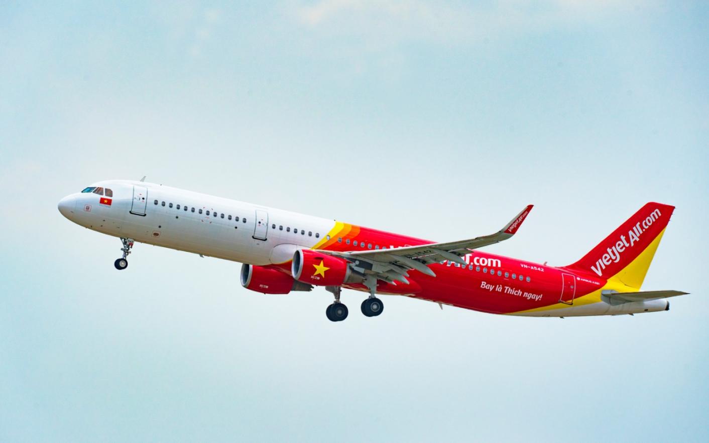 Vietjet khai trương đường bay thẳng Hà Nội - Siem Reap - Ảnh 2.