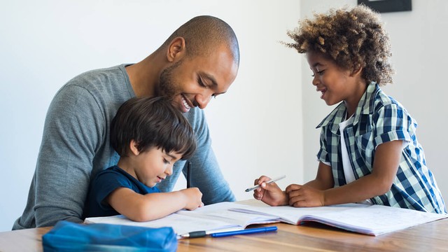 Những đứa trẻ lớn lên có thu nhập cao thường sở hữu 3 đặc điểm này: Cha mẹ đừng bỏ qua mà &quot;dập tắt&quot; tương lai của con - Ảnh 2.
