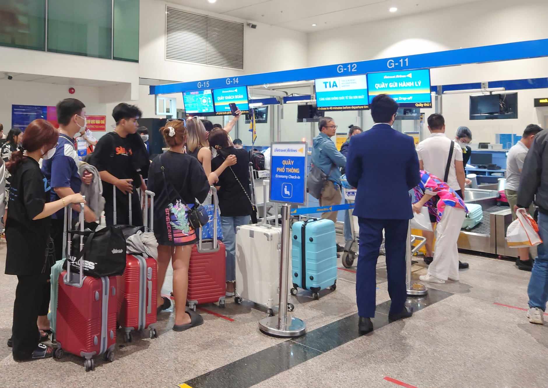 Bộ GTVT khẳng định quá tải tại sân bay Tân Sơn Nhất, Đà Nẵng đang được cải thiện- Ảnh 1.