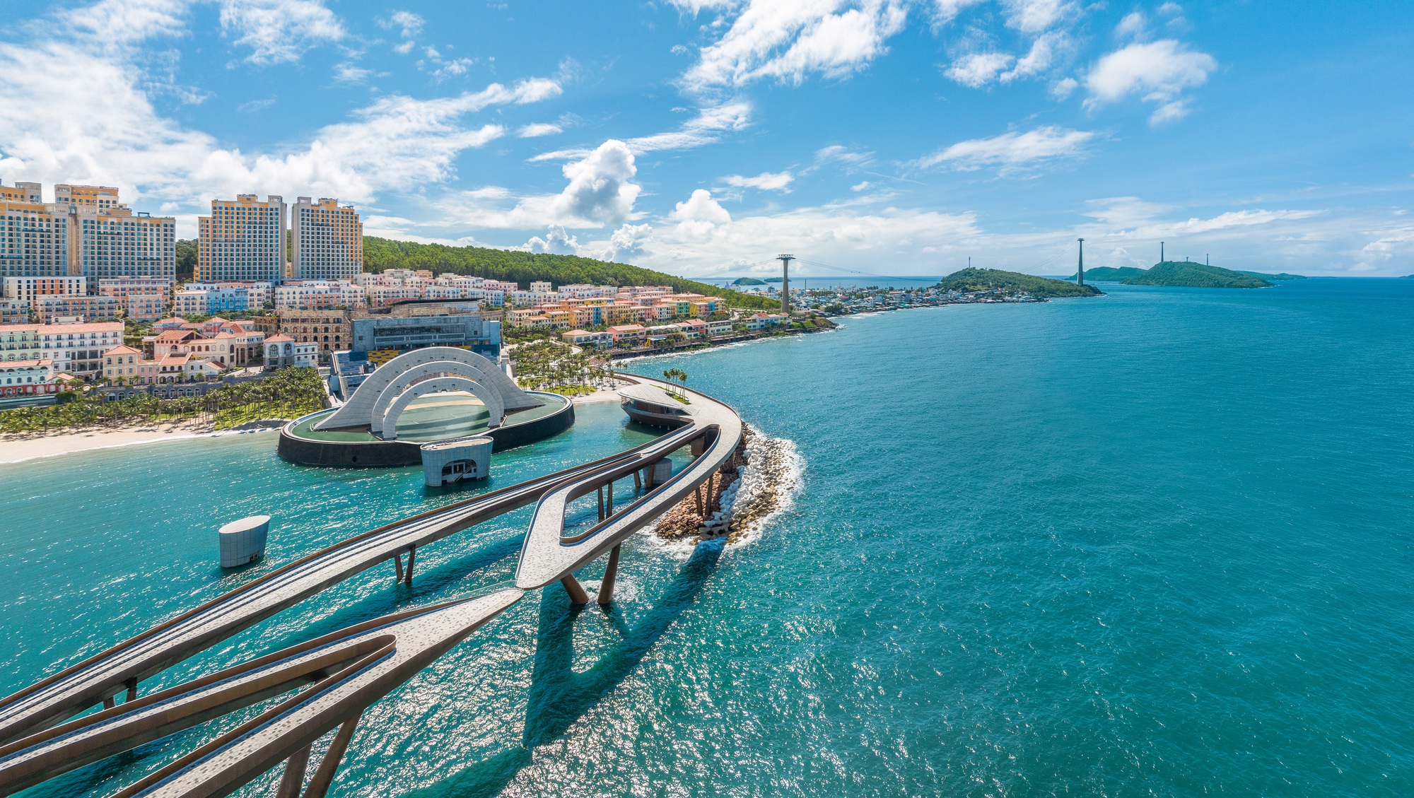 Khách sạn mang thương hiệu Hilton lần đầu xuất hiện tại Việt Nam: Sở hữu tầm view ‘triệu đô’ bao trọn cầu Hôn ở Phú Quốc - Ảnh 4.