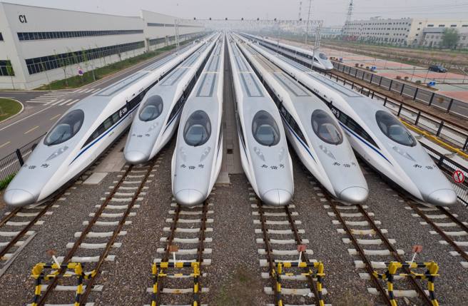 &quot;Nước tôi có tuyến đường sắt ngày kiếm 338 tỷ, nhanh hơn cả máy in tiền&quot; - Người Trung Quốc hào hứng - Ảnh 4.