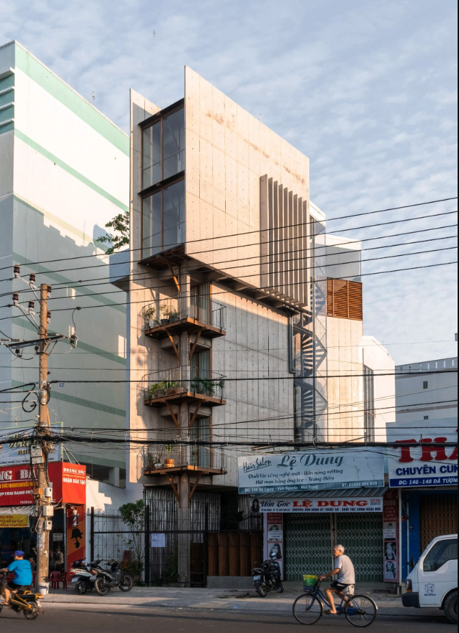Khách sạn ‘siêu mỏng’ ở Nha Trang lên báo Tây - Ảnh 1.