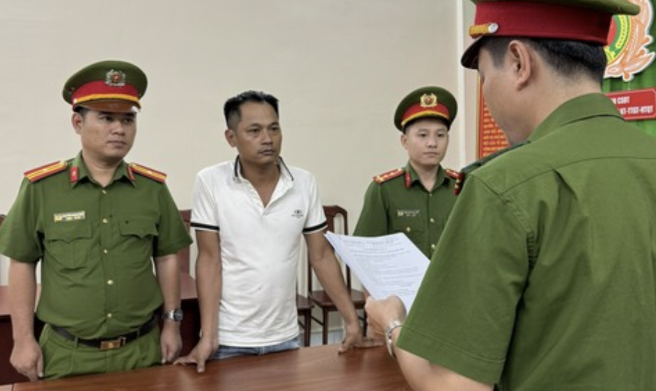 Công an TP HCM bắt ông trùm Bùi Văn Tân- Ảnh 1.