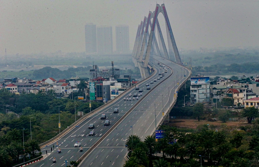 Ngắm tuyến đường &quot;ngoại giao&quot; 10 làn xe - đón nhiều đoàn khách quốc tế nhất Việt Nam - Ảnh 9.