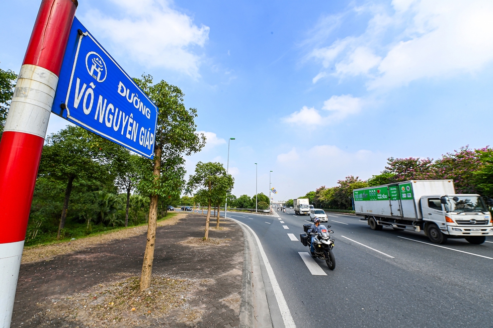 Ngắm tuyến đường &quot;ngoại giao&quot; 10 làn xe - đón nhiều đoàn khách quốc tế nhất Việt Nam - Ảnh 3.