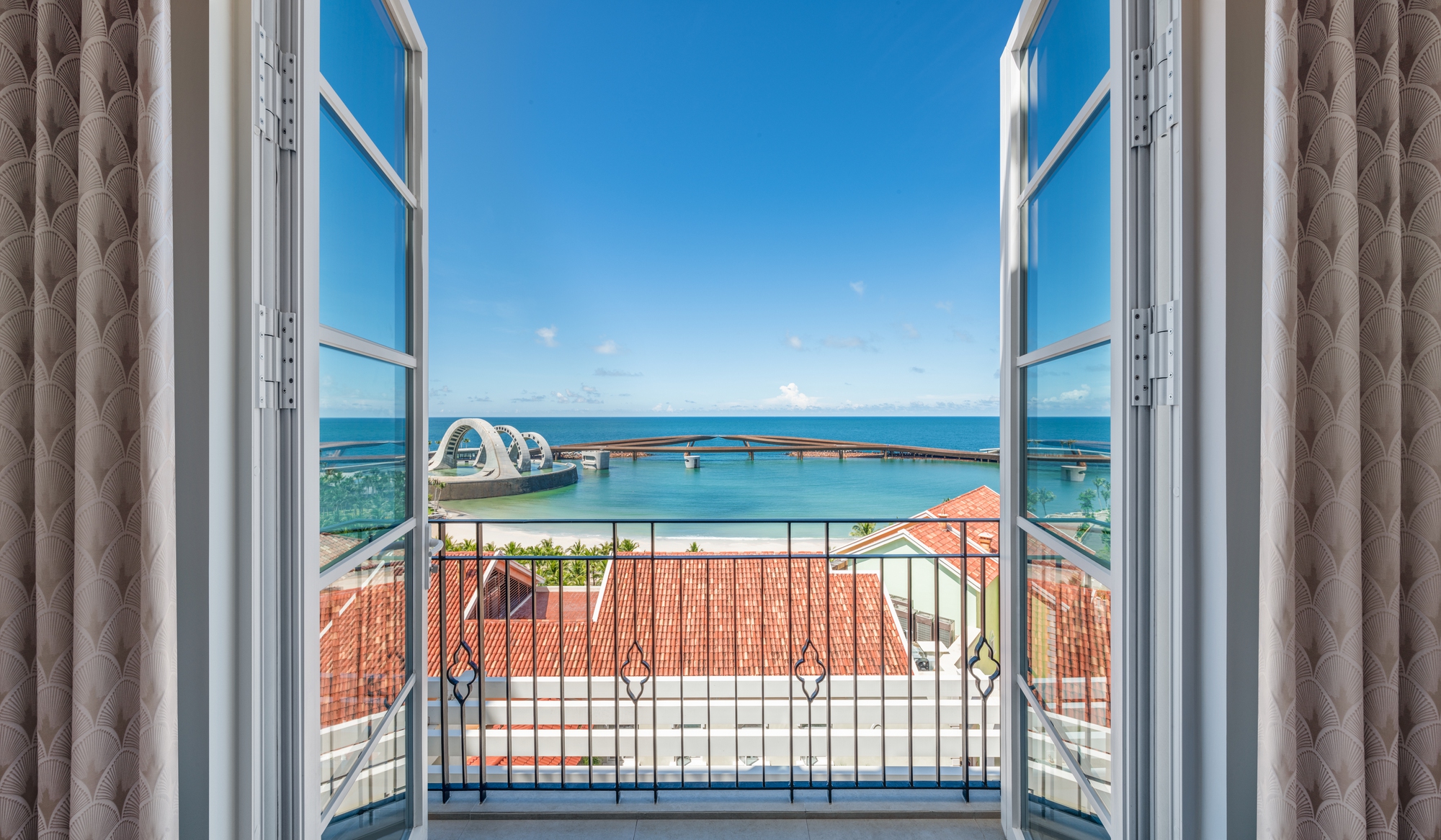 Khách sạn mang thương hiệu Hilton lần đầu xuất hiện tại Việt Nam: Sở hữu tầm view ‘triệu đô’ bao trọn cầu Hôn ở Phú Quốc - Ảnh 5.