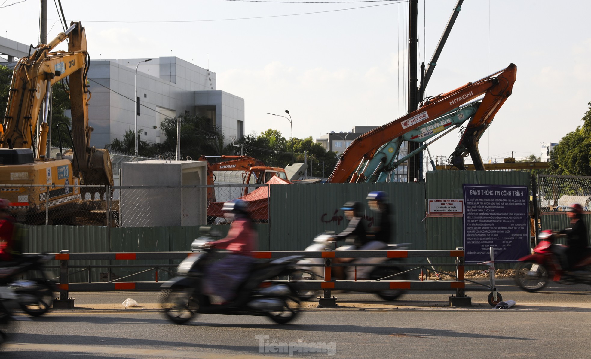 Hầm chui nghìn tỷ 'giải cứu' kẹt xe cửa ngõ sân bay Tân Sơn Nhất dần lộ diện - Ảnh 16.