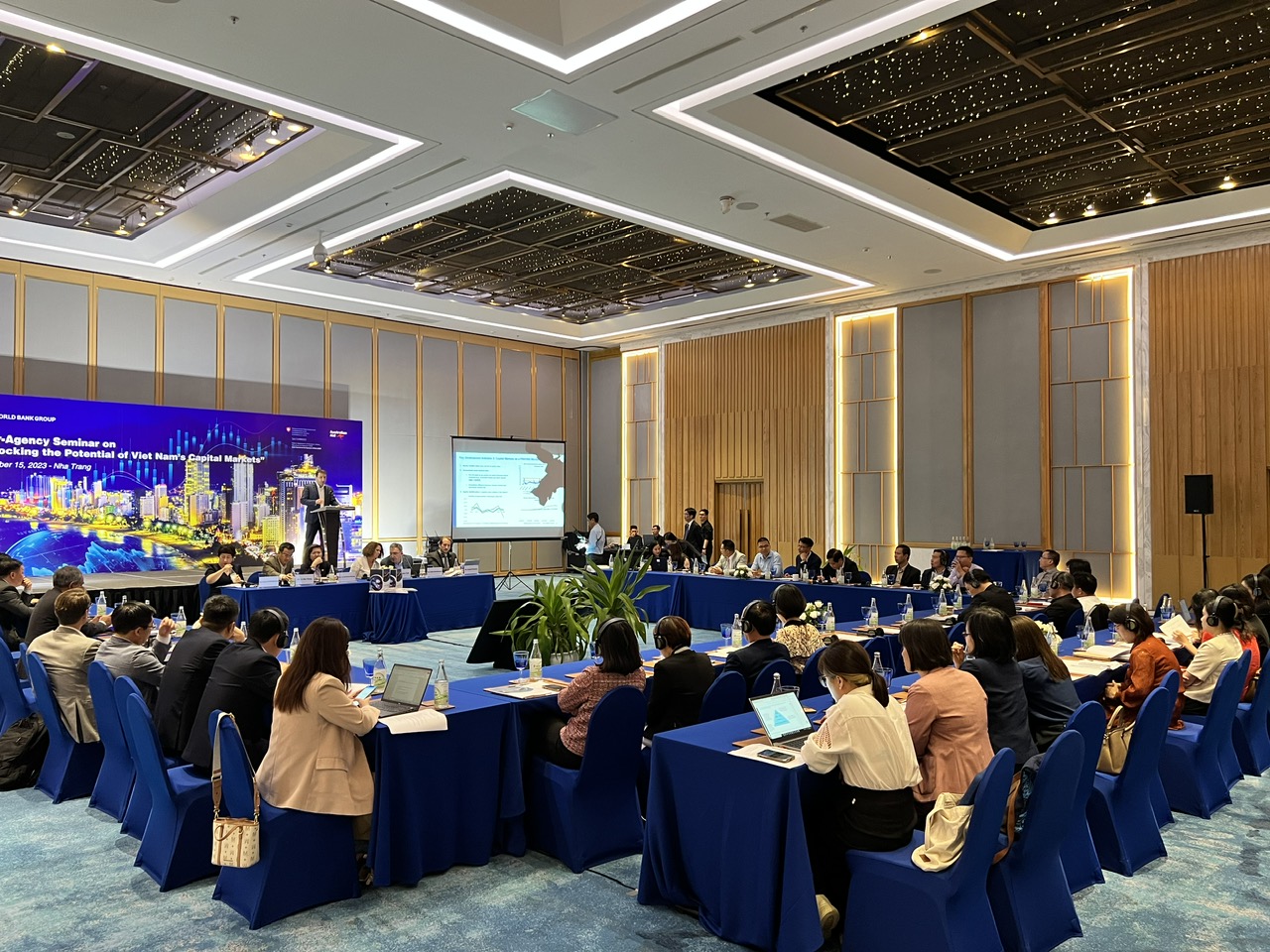 Chủ tịch UBCKNN tham dự Hội thảo liên ngành “Khai mở tiềm năng thị trường vốn Việt Nam” - Ảnh 3.