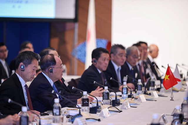 Thủ tướng tọa đàm với các tập đoàn hàng đầu Nhật Bản: Việt Nam là nơi an toàn trong cơn bão - Ảnh 4.