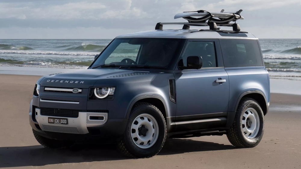 Chiêm ngưỡng Land Rover Defender Pacific Blue Edition giá hơn 2 tỷ đồng - Ảnh 1.