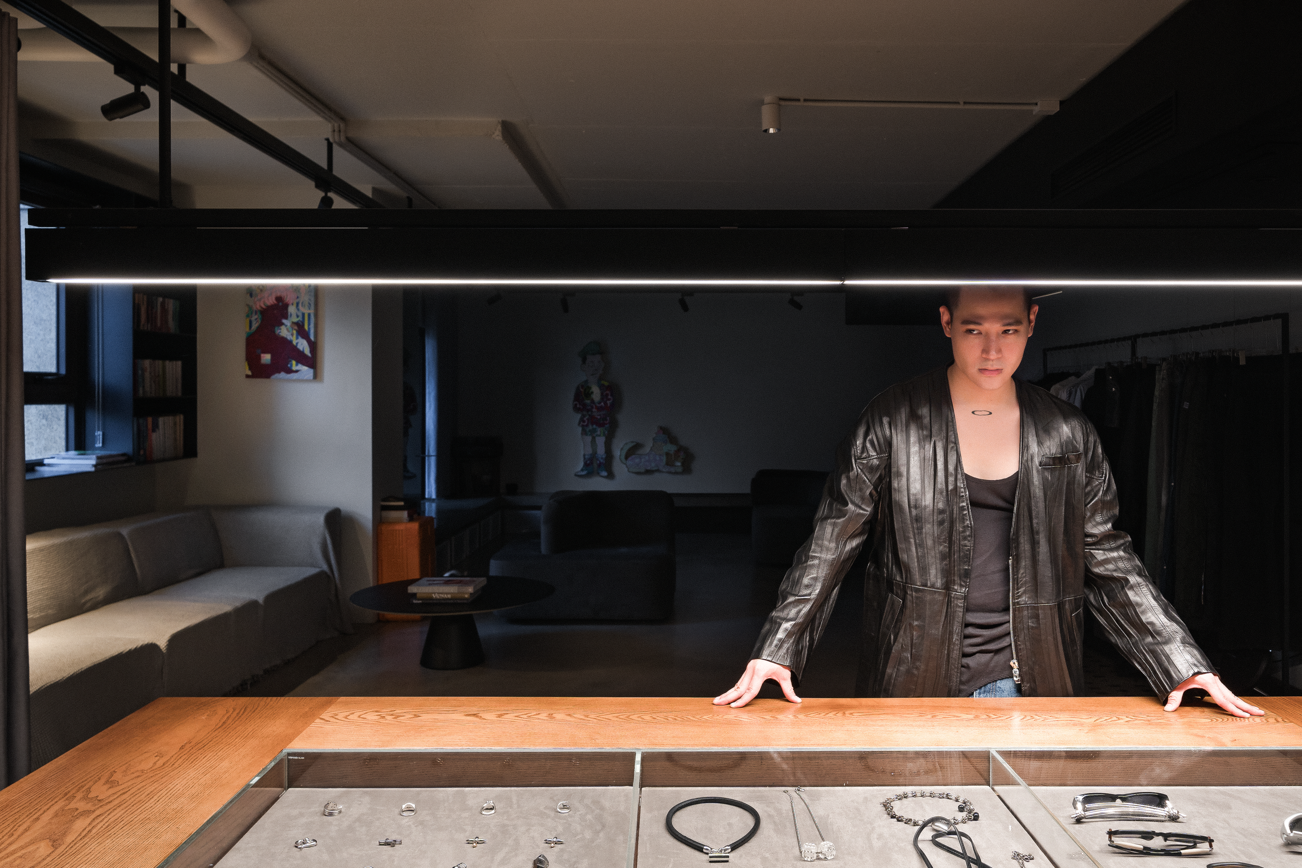 Giám đốc 9x biến căn hộ 110m2 thành studio thơi trang cao cấp với phòng ngủ chỉ 4m2: Mạo hiểm để tạo ra căn nhà "không giống bất kỳ ai" - Ảnh 9.